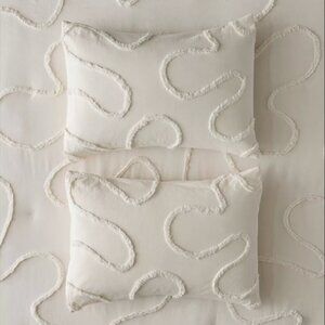 Quinn Wiggle 100% Cotton Cream Tufted Standard Sham Set 21x27"